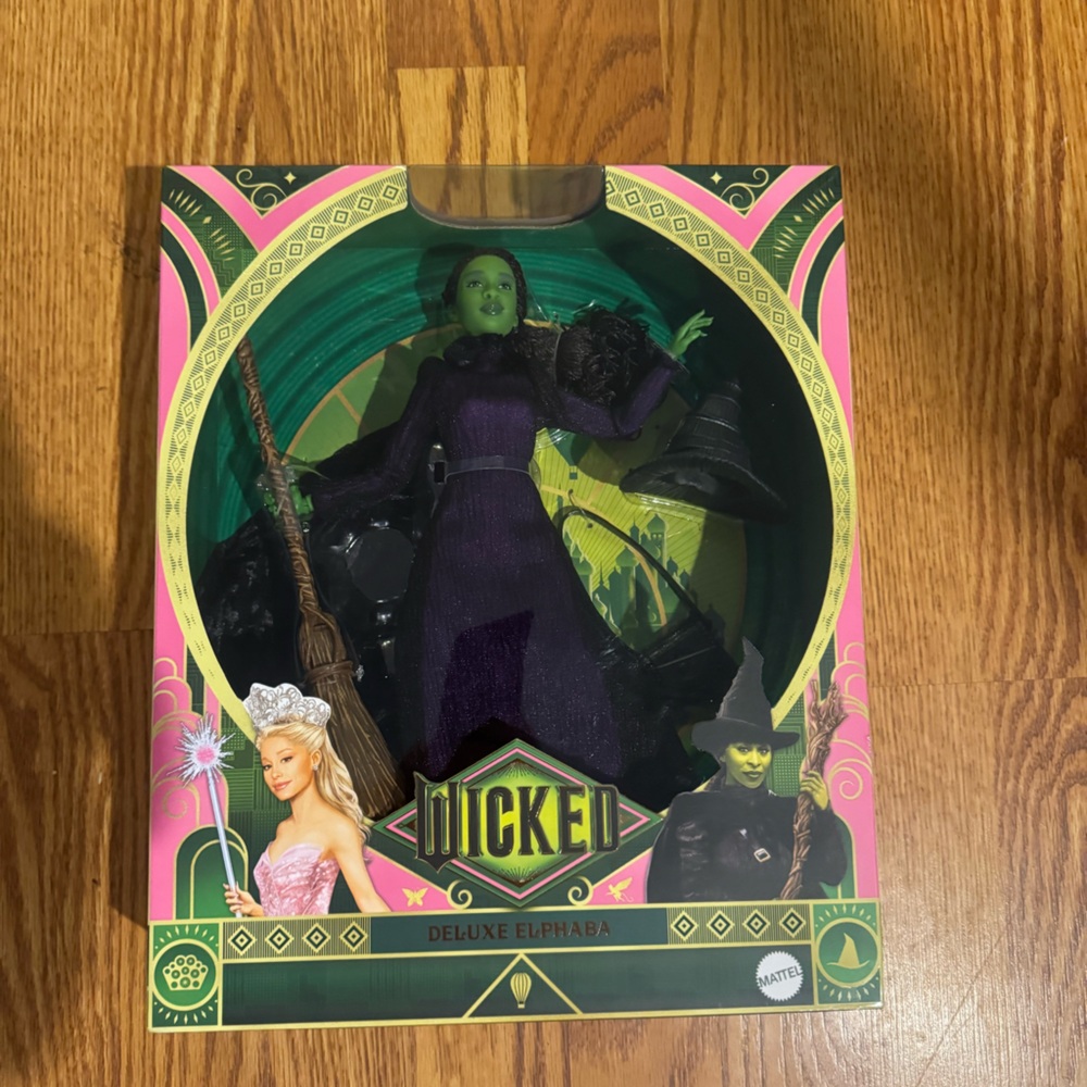 Mattel Wicked ELPHABA Doll with Hat and Broom Deluxe URL MISPRINT NEW